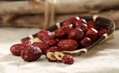 秋冬喝红枣绿豆粥 临沂的银屑病医生：降火又兼顾气色