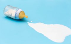 喝了牛奶就拉肚子？临沂的银屑病医生：小心乳糖不耐