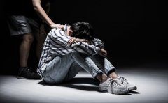 生理时钟乱危害大 临沂的牛皮癣医生：也会影响患者情绪