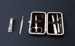 临沂平邑区牛皮癣医院:患者修剪指甲要当心