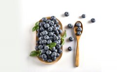 临沂地区牛皮癣医院：皮肤长牛皮癣可以吃蓝莓吗？