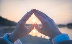 银屑病患者的手部皮肤护理？临沂治银屑病医院位置？